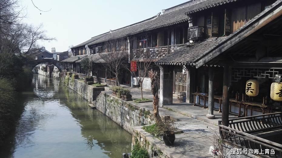 后悔系轻小说：被青梅竹马视为舔狗工具人 如今成功反杀